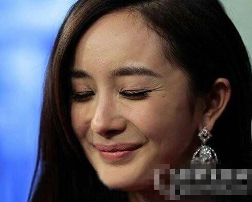 39岁杨幂不化妆现身菜市场素颜状态惊艳众人网友：生图比精修还绝