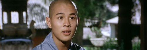 抛妻弃子后李连杰称能为她去死港媒嘲讽：情义不敌胸脯四两